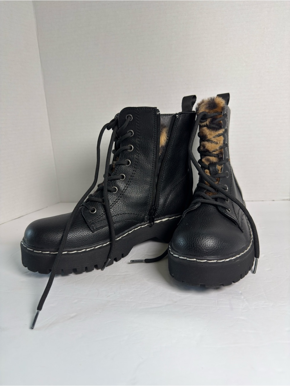 Unionbay Black Lace-Up Platform Combat Boots with Leopard Trim size 6.5 women
